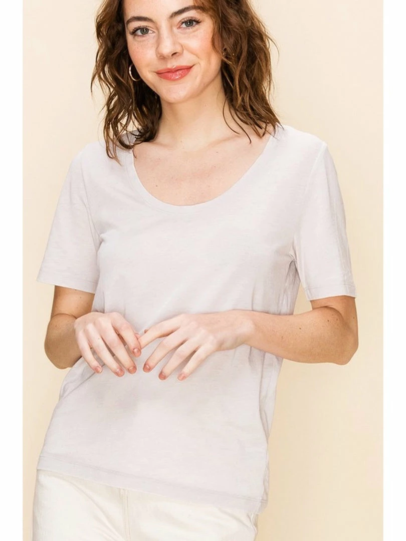 HYFVE WOMEN S/S Basic V-Neck Tee DZ20E058 Cloud 1 HYFVE WOMEN S/S Basic V-Neck Tee DZ20E058 Cloud