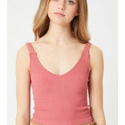 Love Tree Fahsion WOMEN KNIT SOLID CROPPED SEAMLESS TANK TOP