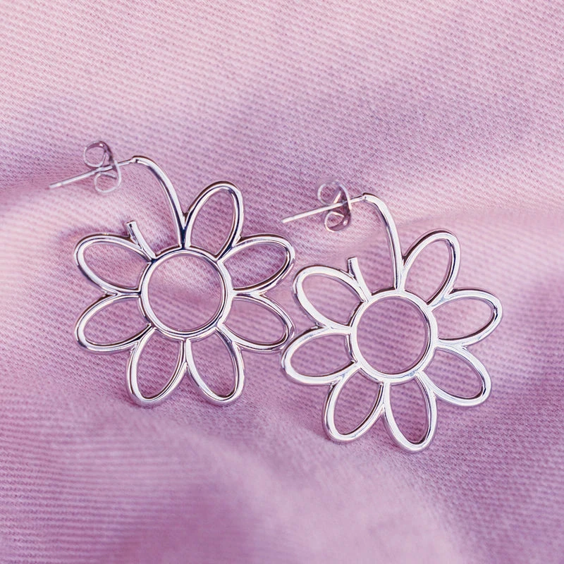 Pura Vida OVERSIZED DAISY HOOP EARRINGS 1 Pura Vida OVERSIZED DAISY HOOP EARRINGS