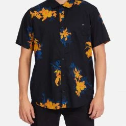 Billabong Men's Sundays Floral Short Sleeve Shirt